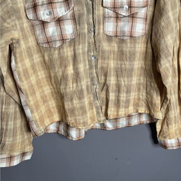 POL Tan and Pink Plaid Button Down Shirt With Front Pockets Size Small - Picture 2 of 7